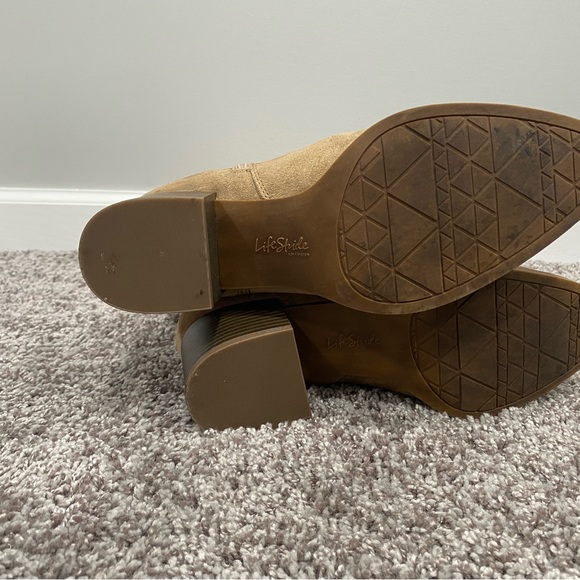 Life Stride Soft System Suede Tan heeled boots women size 9W. - Picture 6 of 8